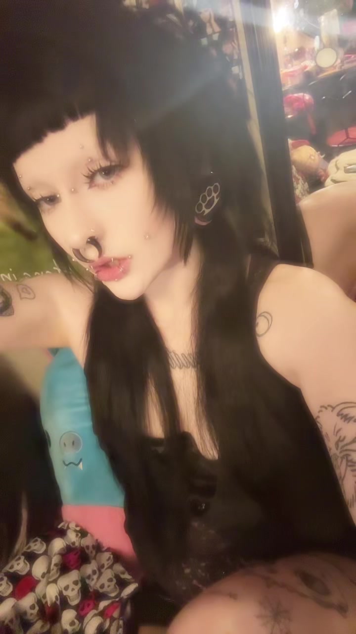 @audreysaysmeow