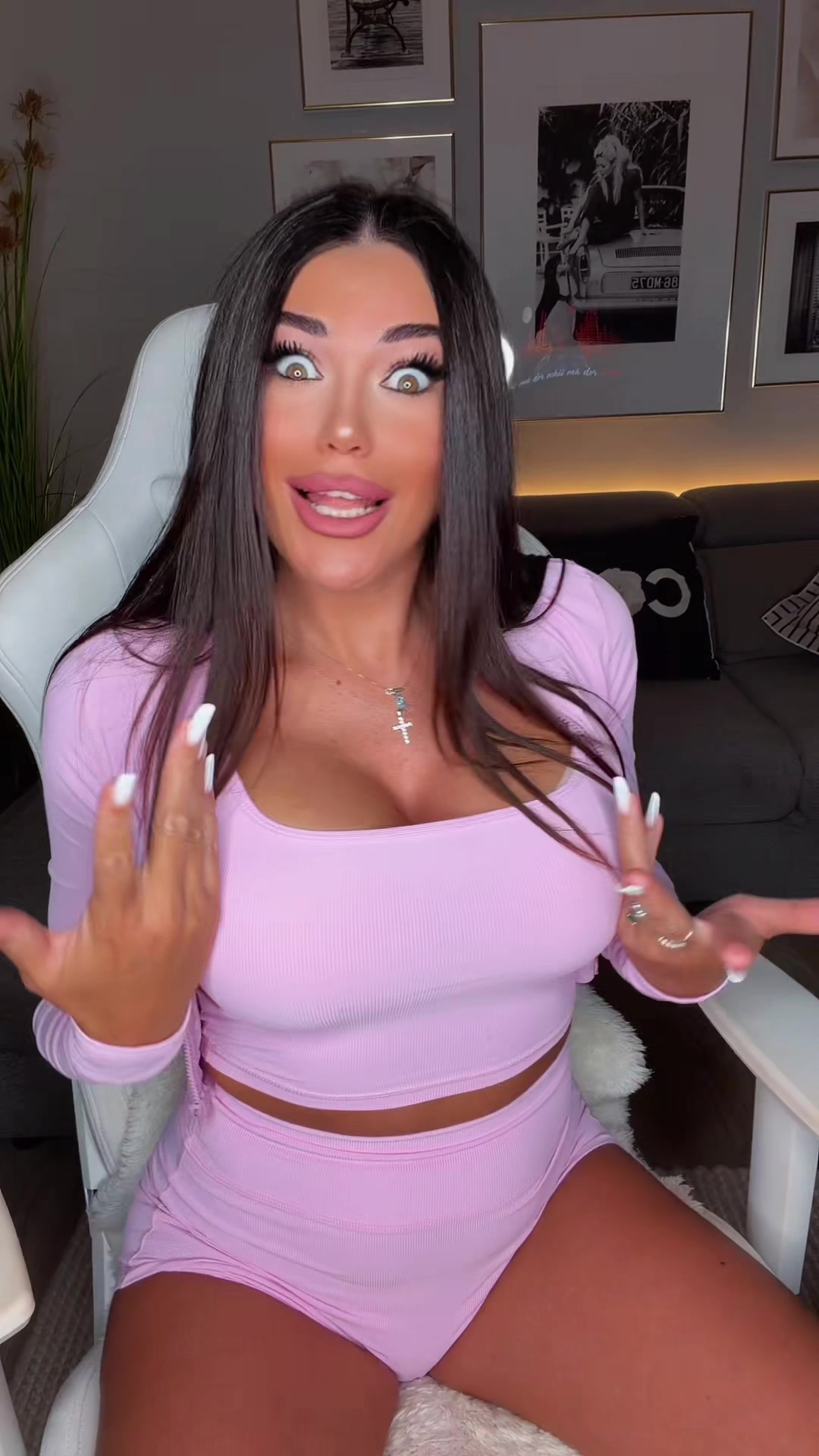 @Valentina