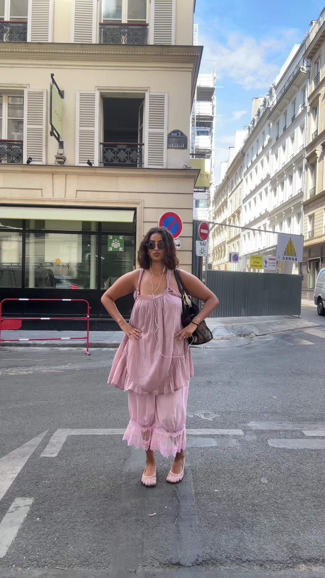@Adjé