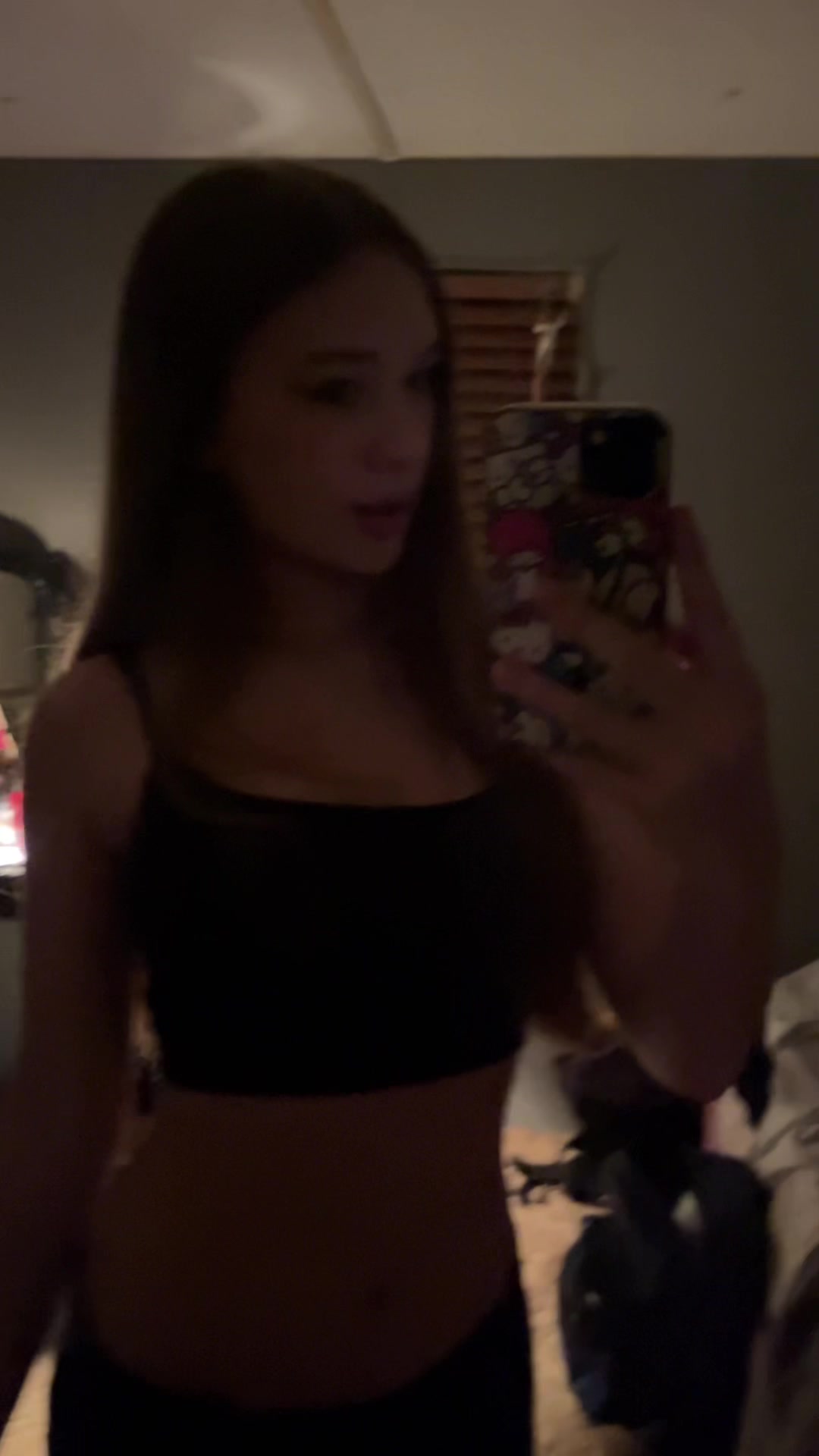@bella