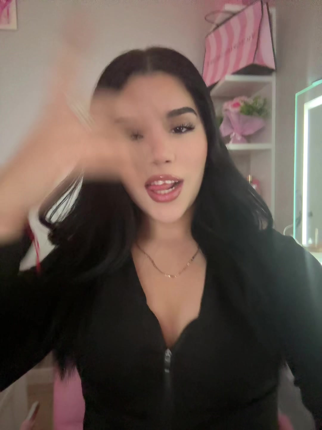 @𝒞𝓁𝒶𝓊𝒹𝒾𝒶🎀