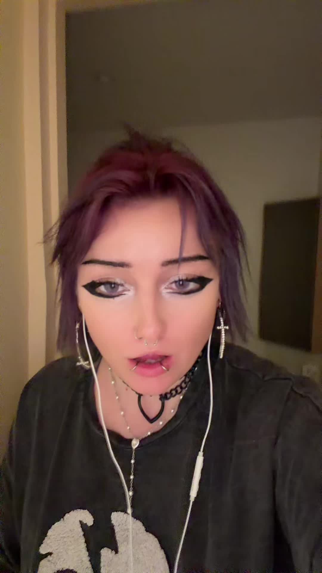 @Mimi 🕷️🌸