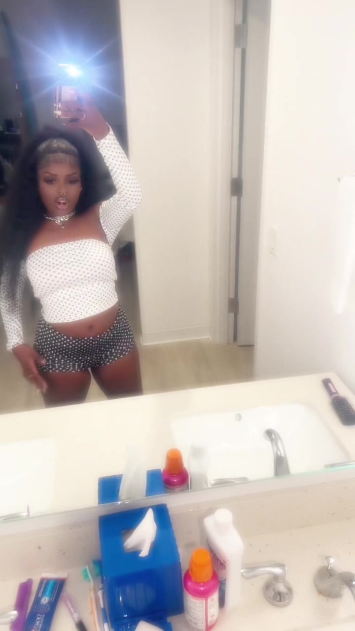 @kdolly003