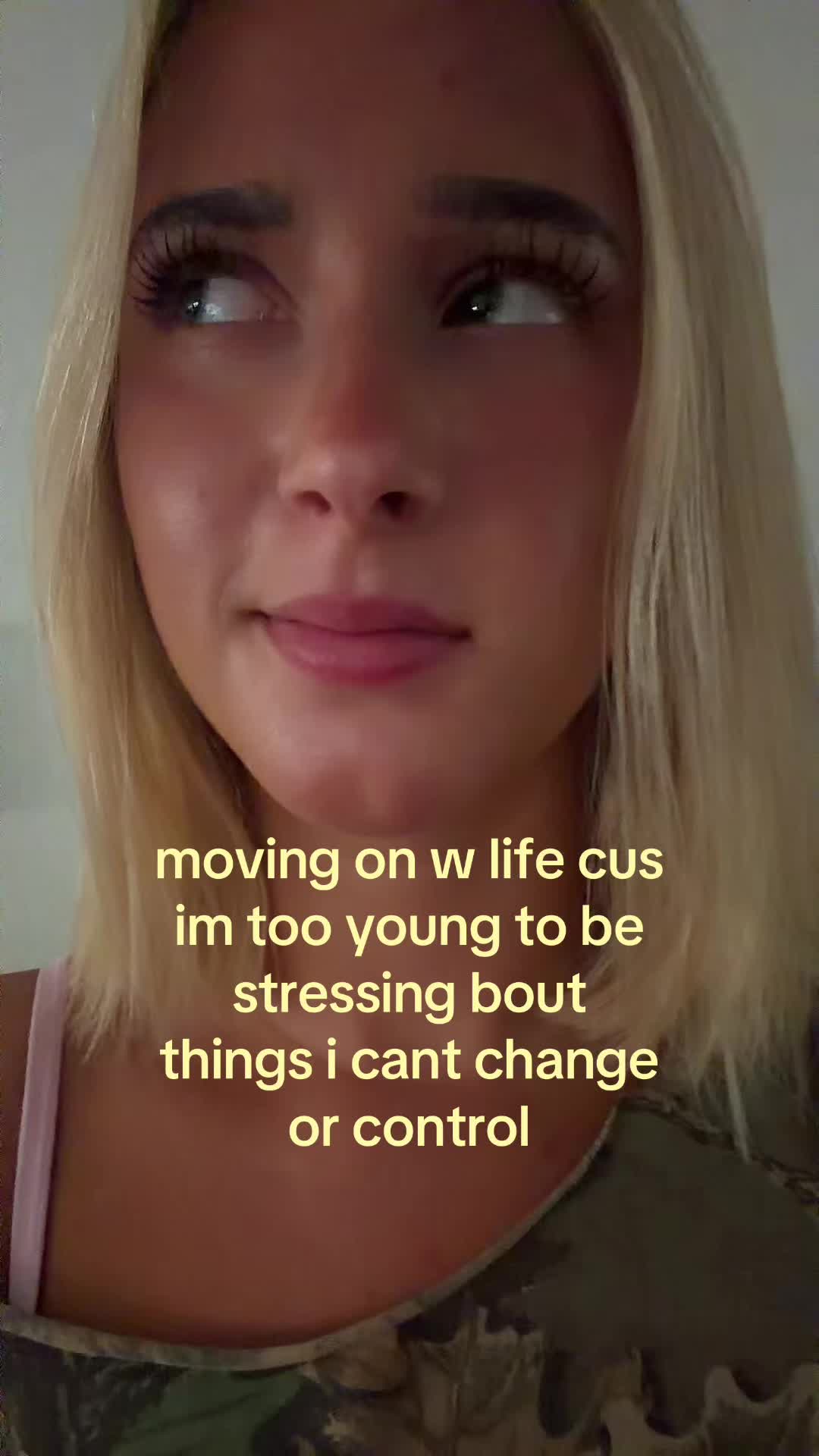 @theelliebarker