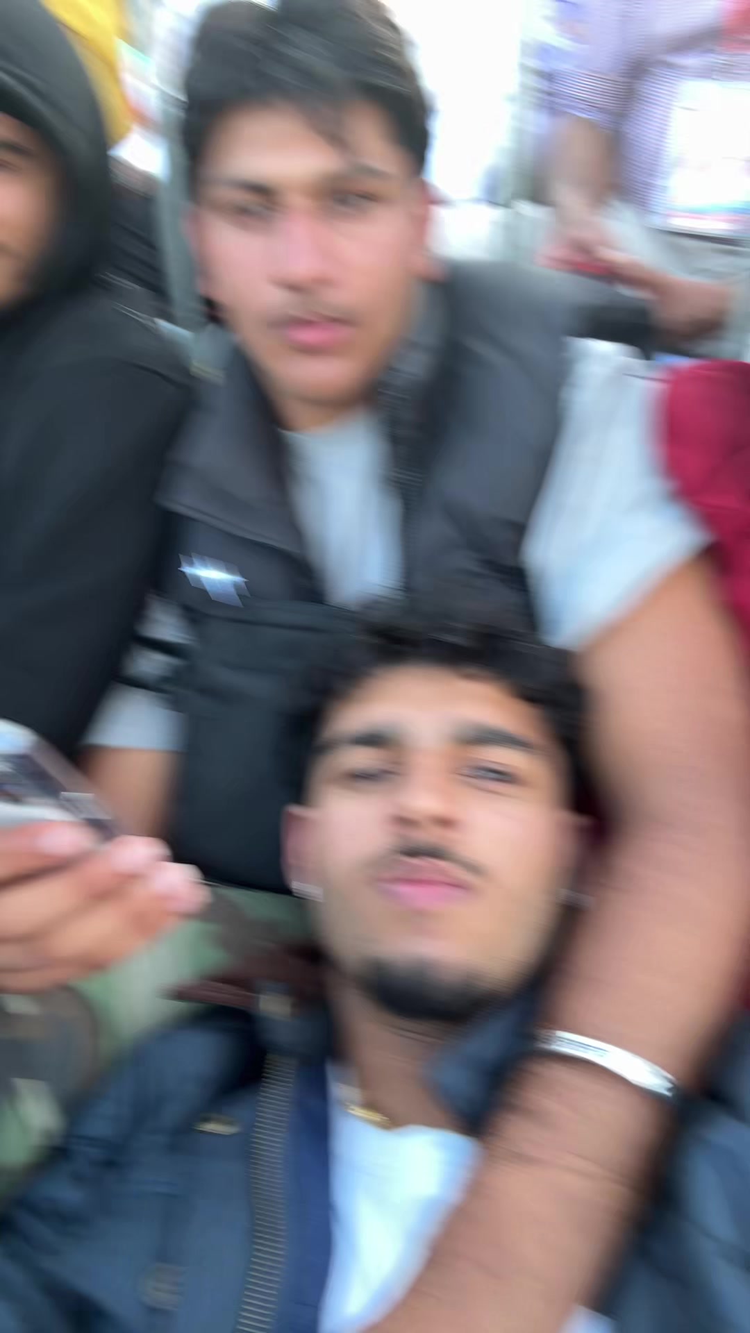 @J ☬
