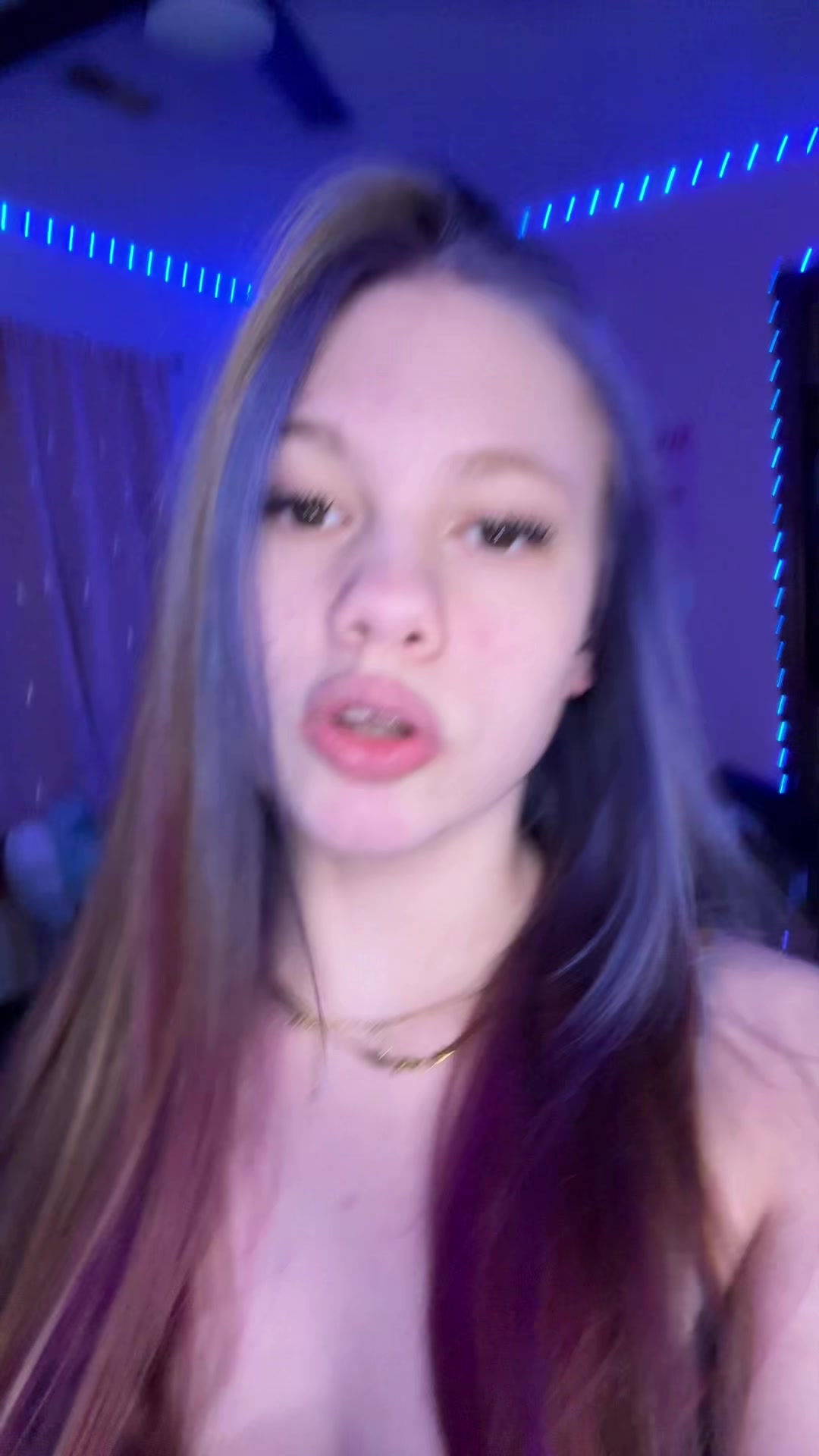 @👻