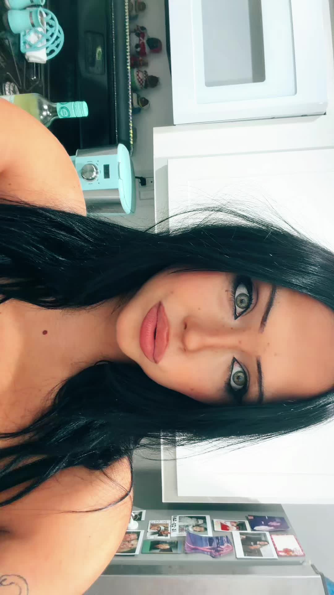 @misschickenbitch