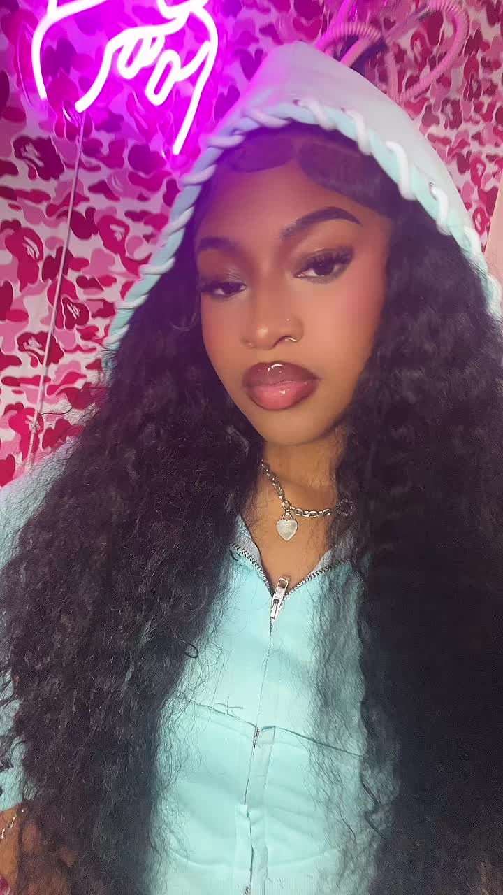 @QueenNae