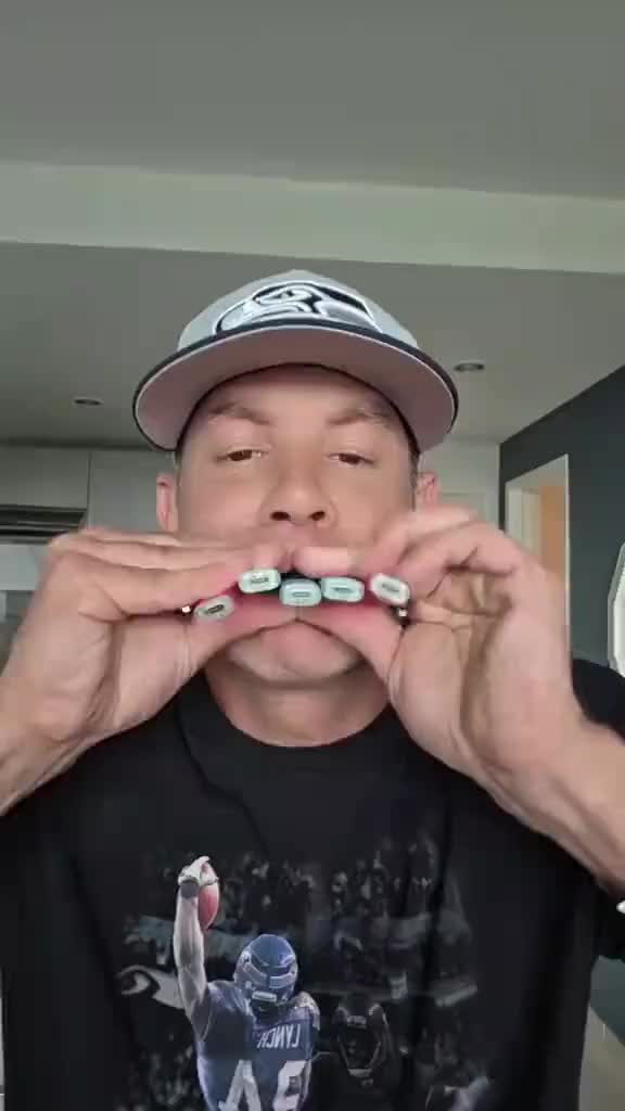 @Strechedurhole