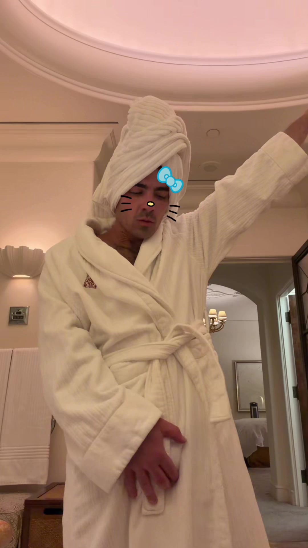 @joejonas