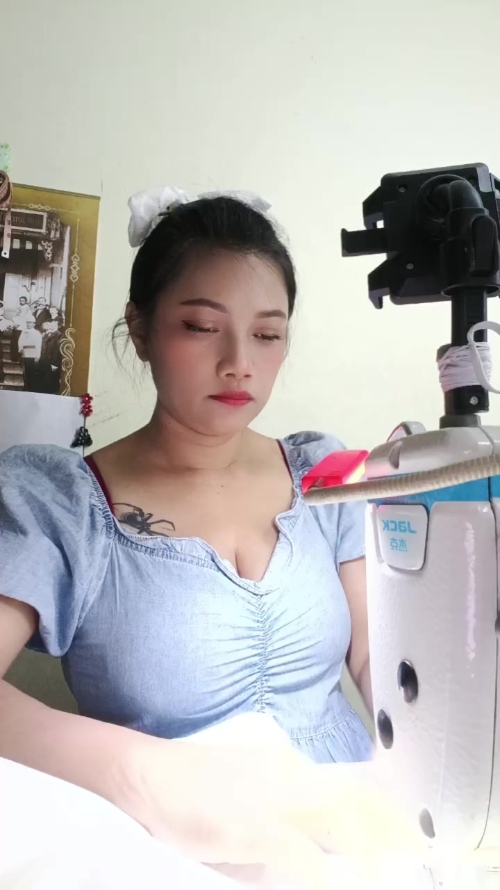 @chompoo