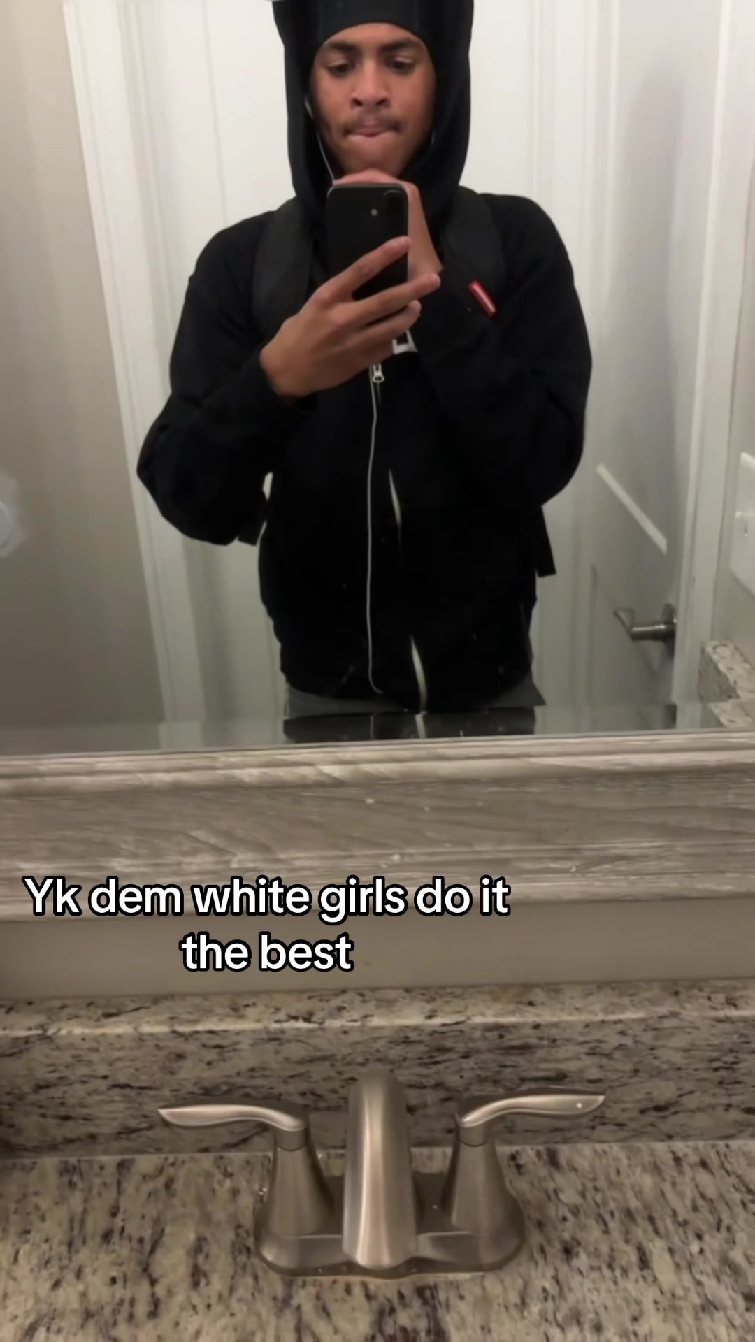 @⃟