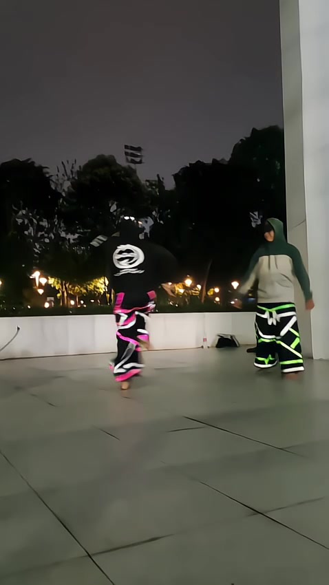 @yariz
