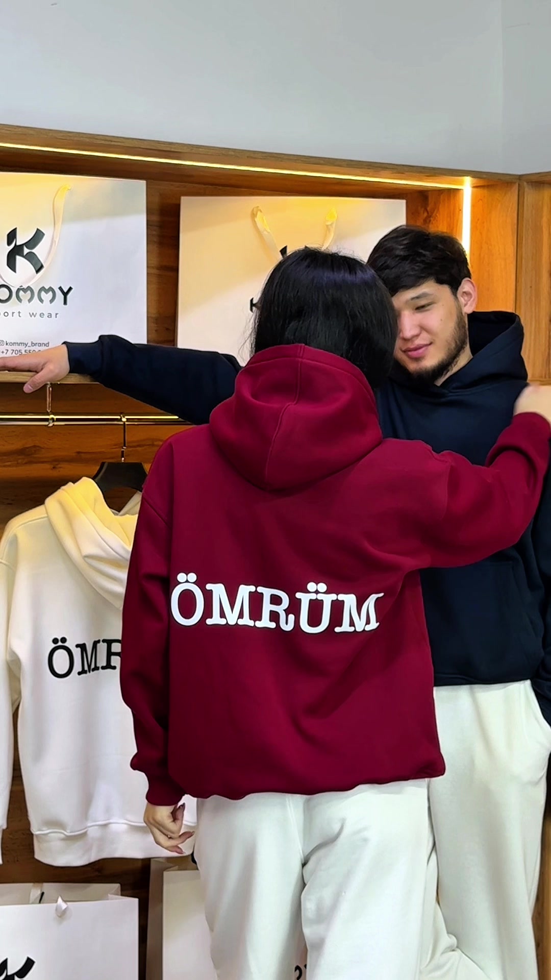 @KOMMY