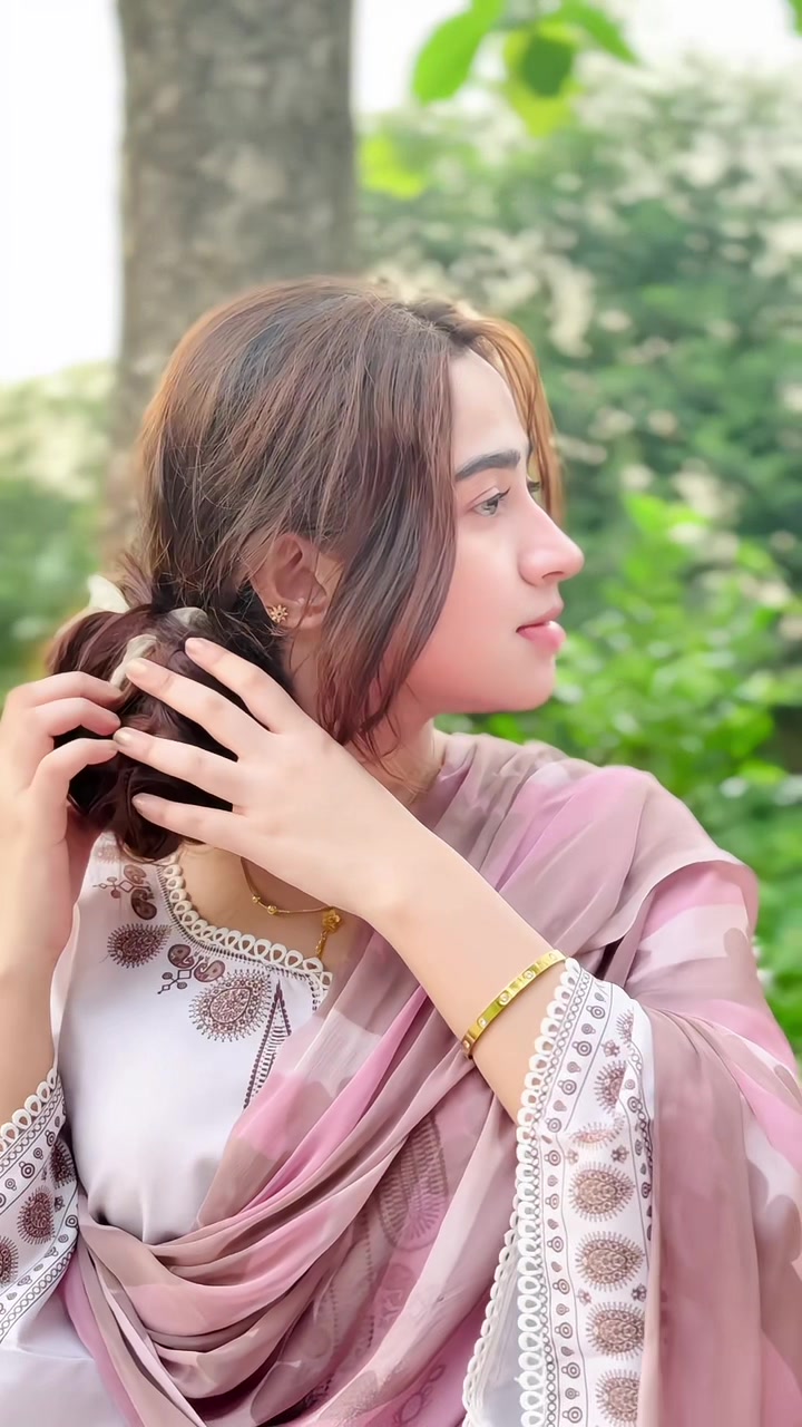 @Simran⭐️
