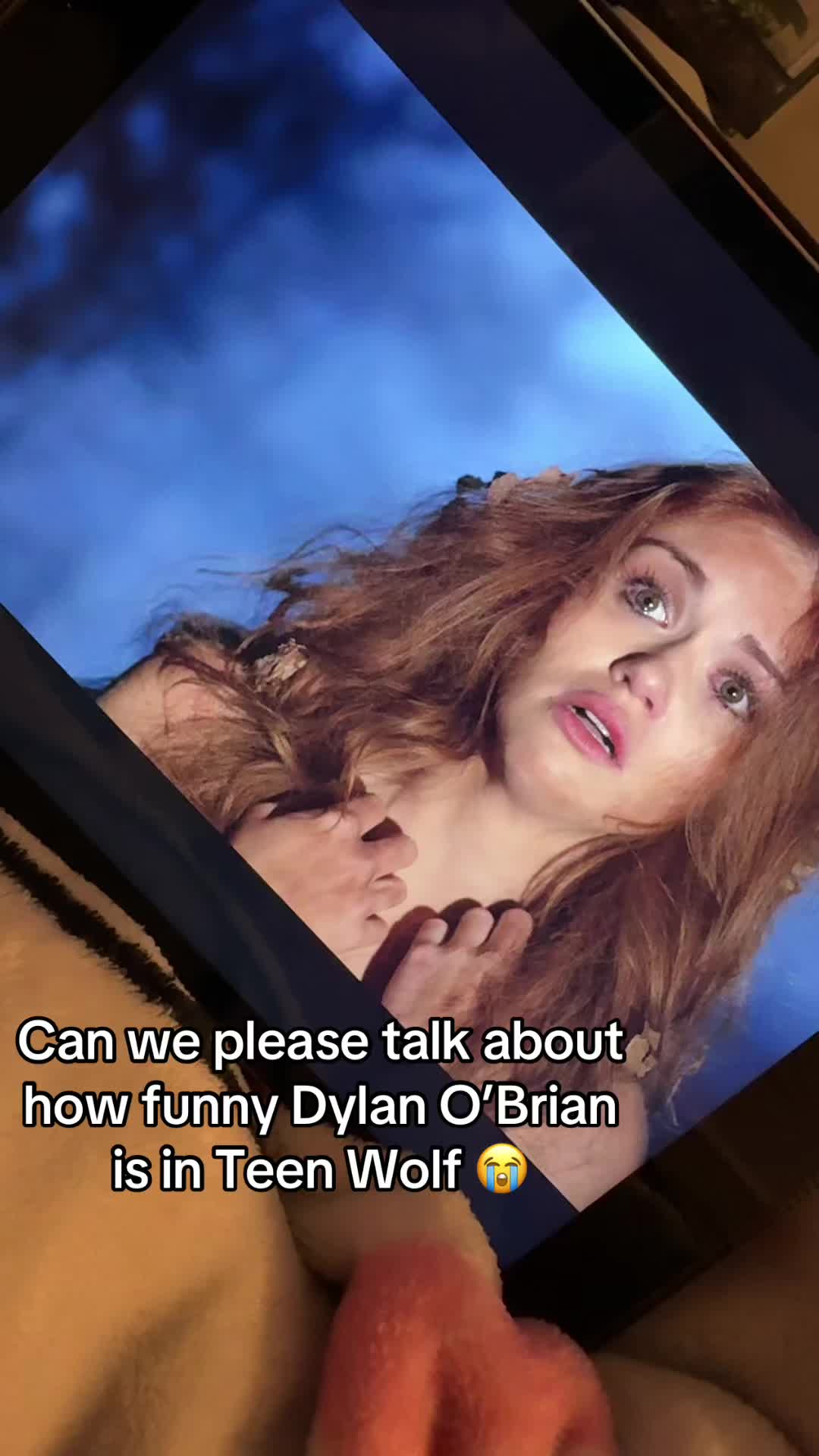 @Elly