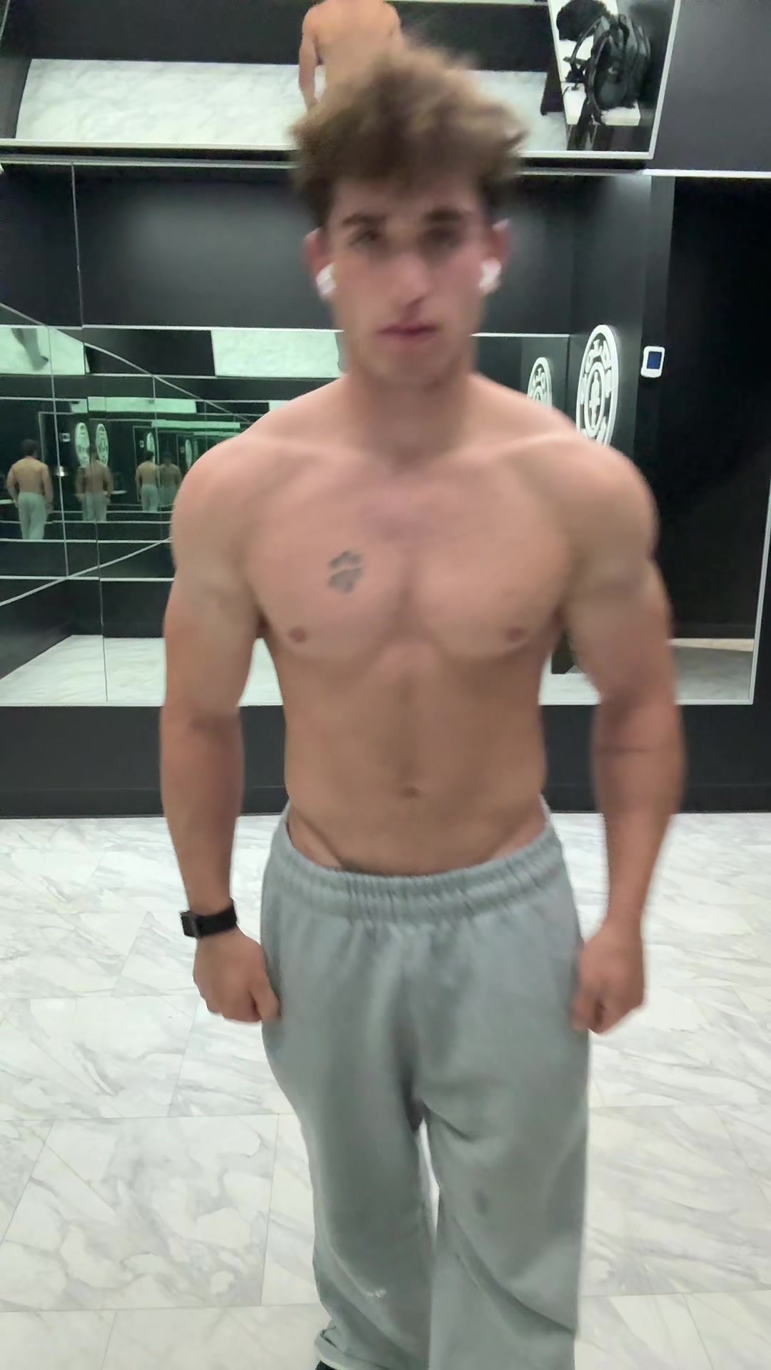 @ommy