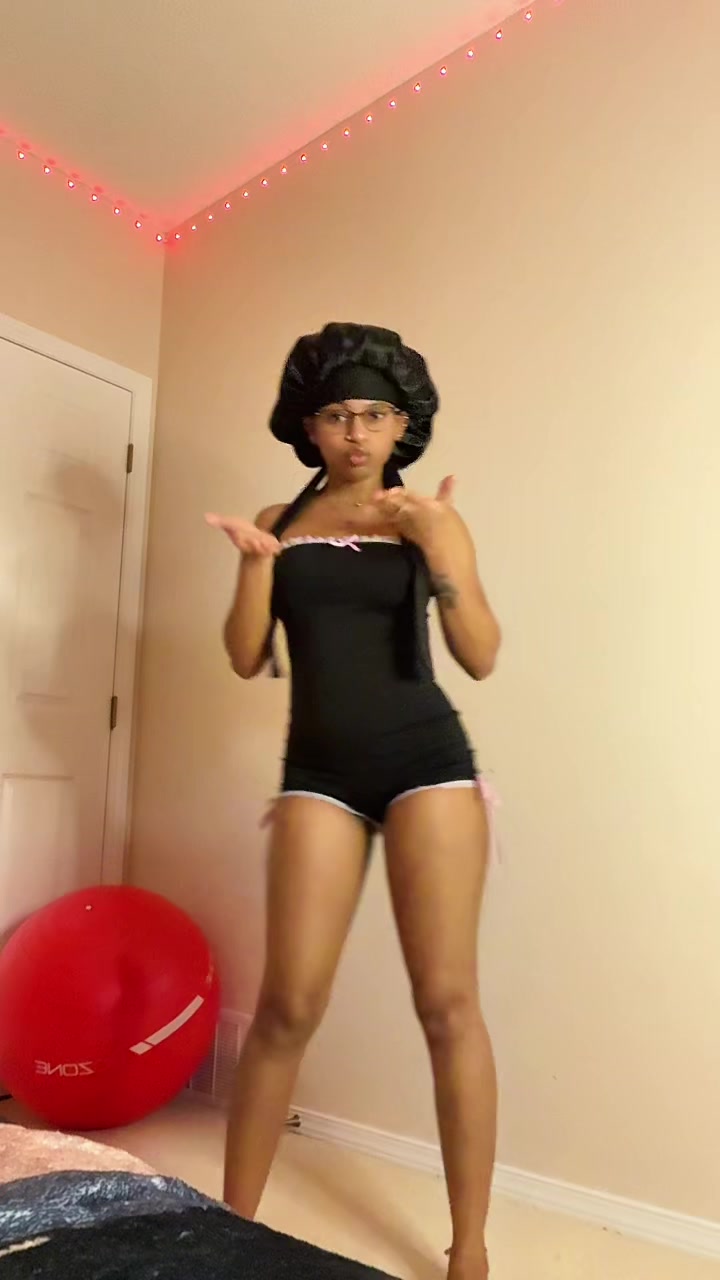 @Emily🖤🤙🏽