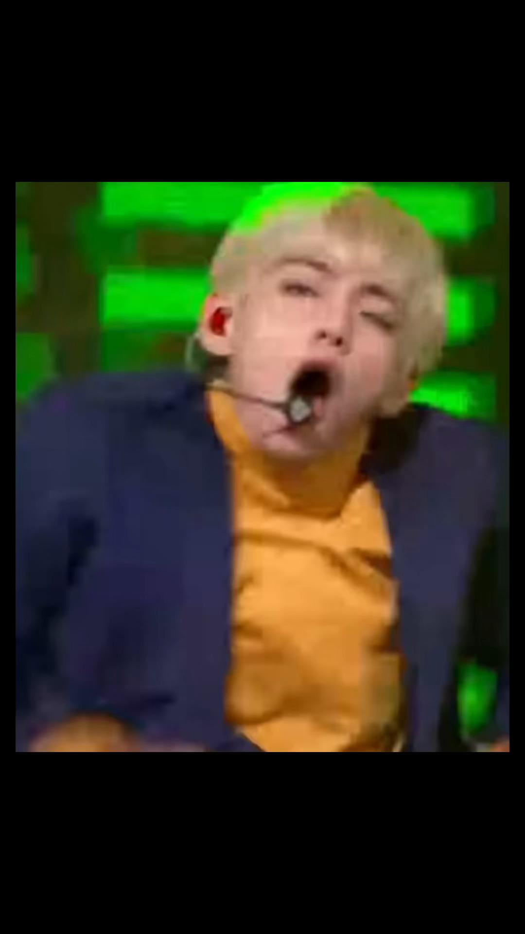 @lia⁷