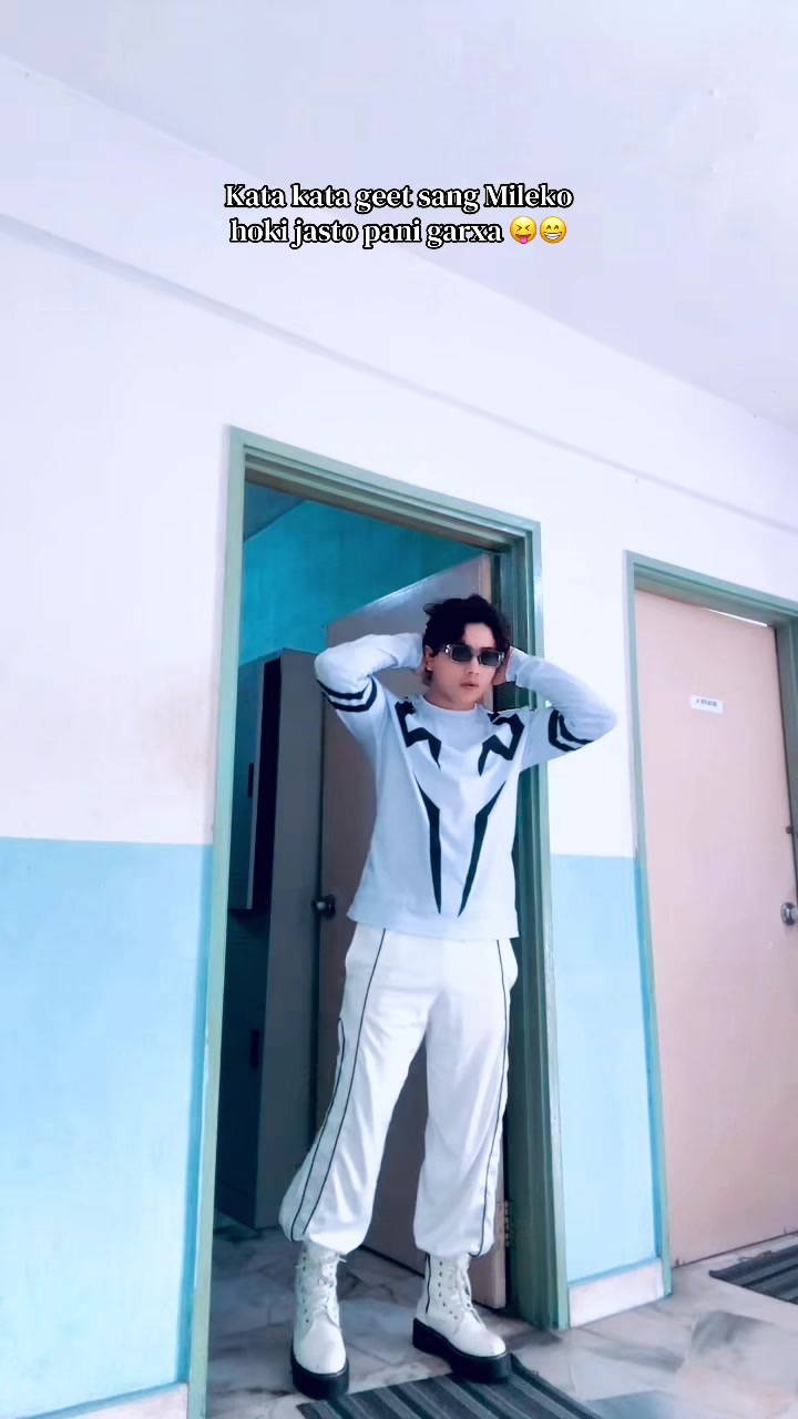 @👽CRUSH BOY👩&zwj;🎤