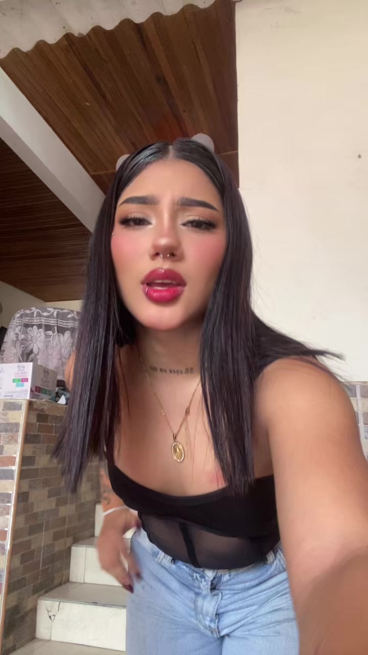 @𝓢𝓪𝓻𝓪𝓶𝓸𝓸𝓷🌙