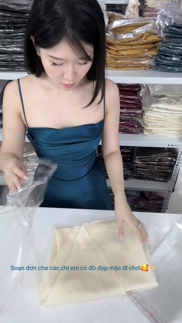 @Dressesinsilk