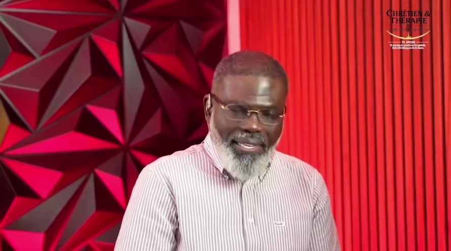@R&eacute;v&eacute;rend Francis Ngawala