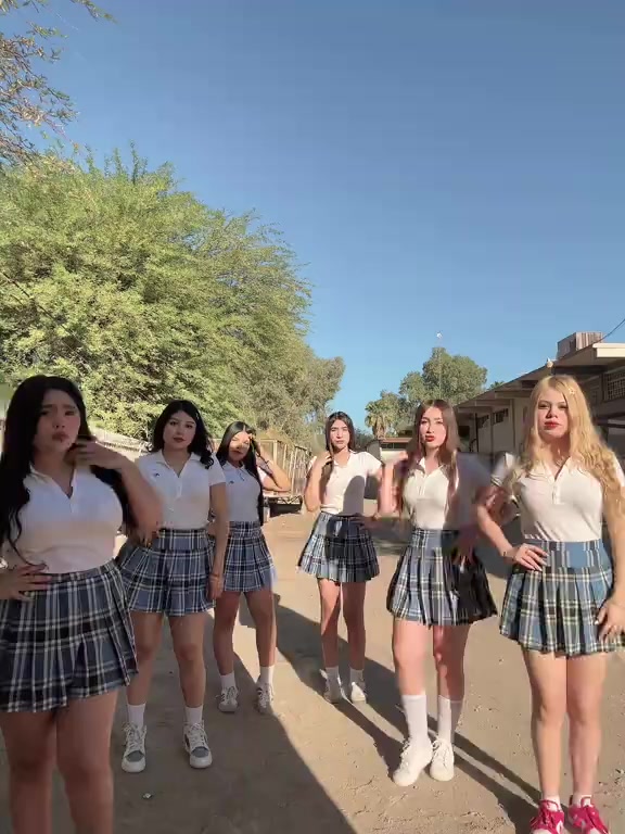 @Lindas colegialas 🎀💋