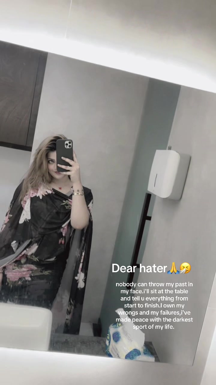 @👸Simran🧏♀️