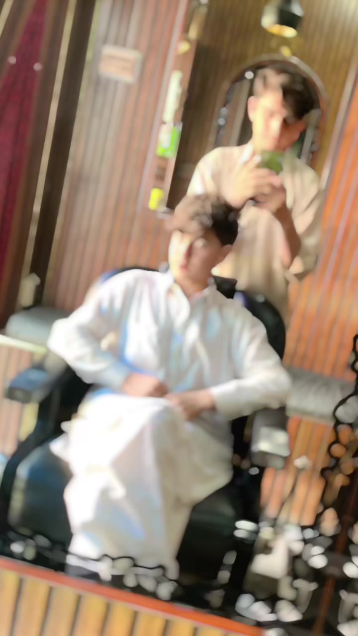 @༻𝑼𝑲.义💸