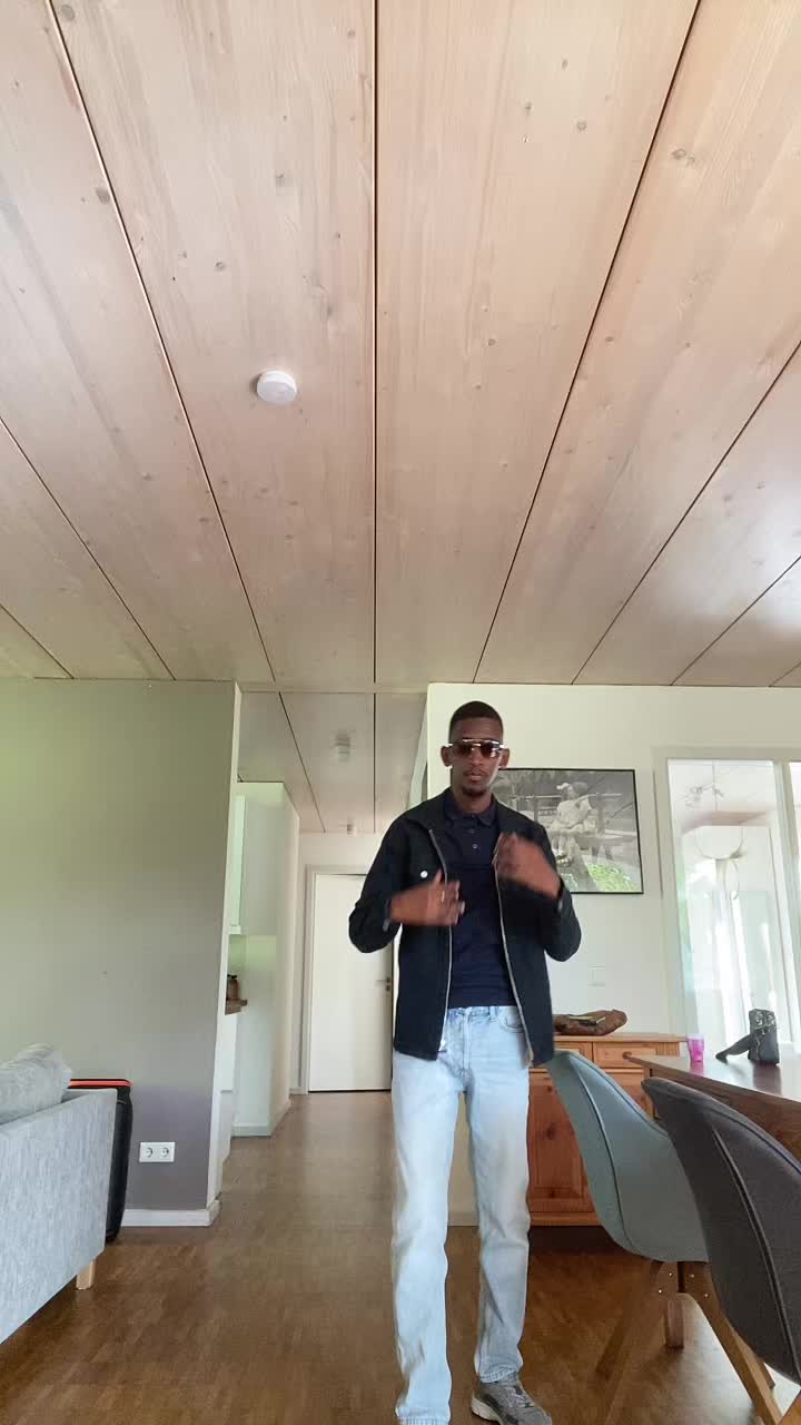 @D O N A L D 🇧🇼 🫵🏾 🇩🇪