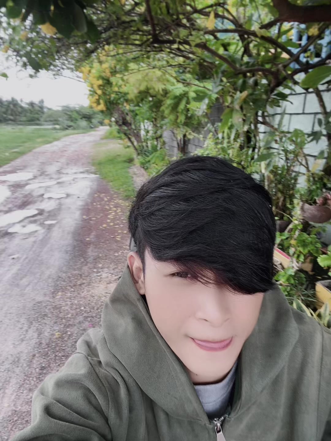 @អ្នក បង្កើតមនុស្ស