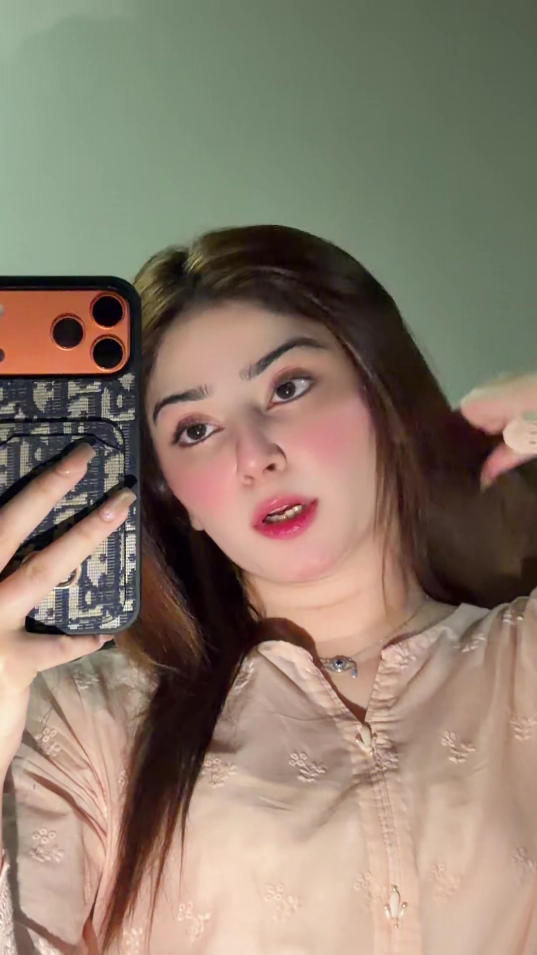 @Zahra🤍