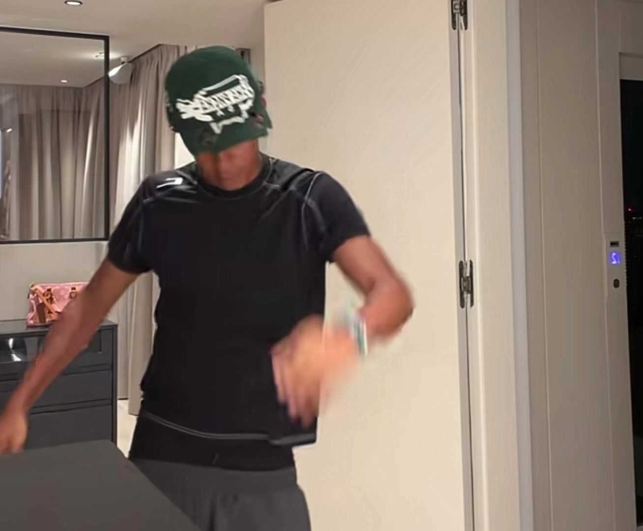 @️j3x