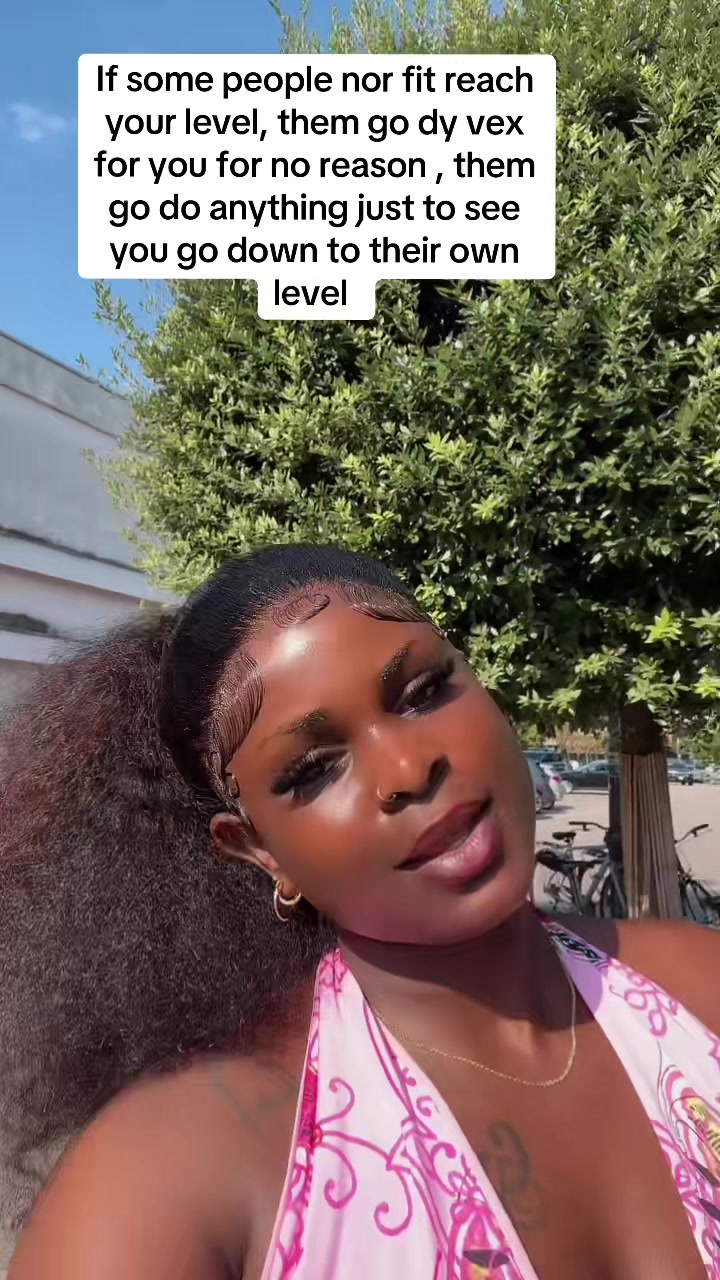 @becky 💋❤️💋💐❤️