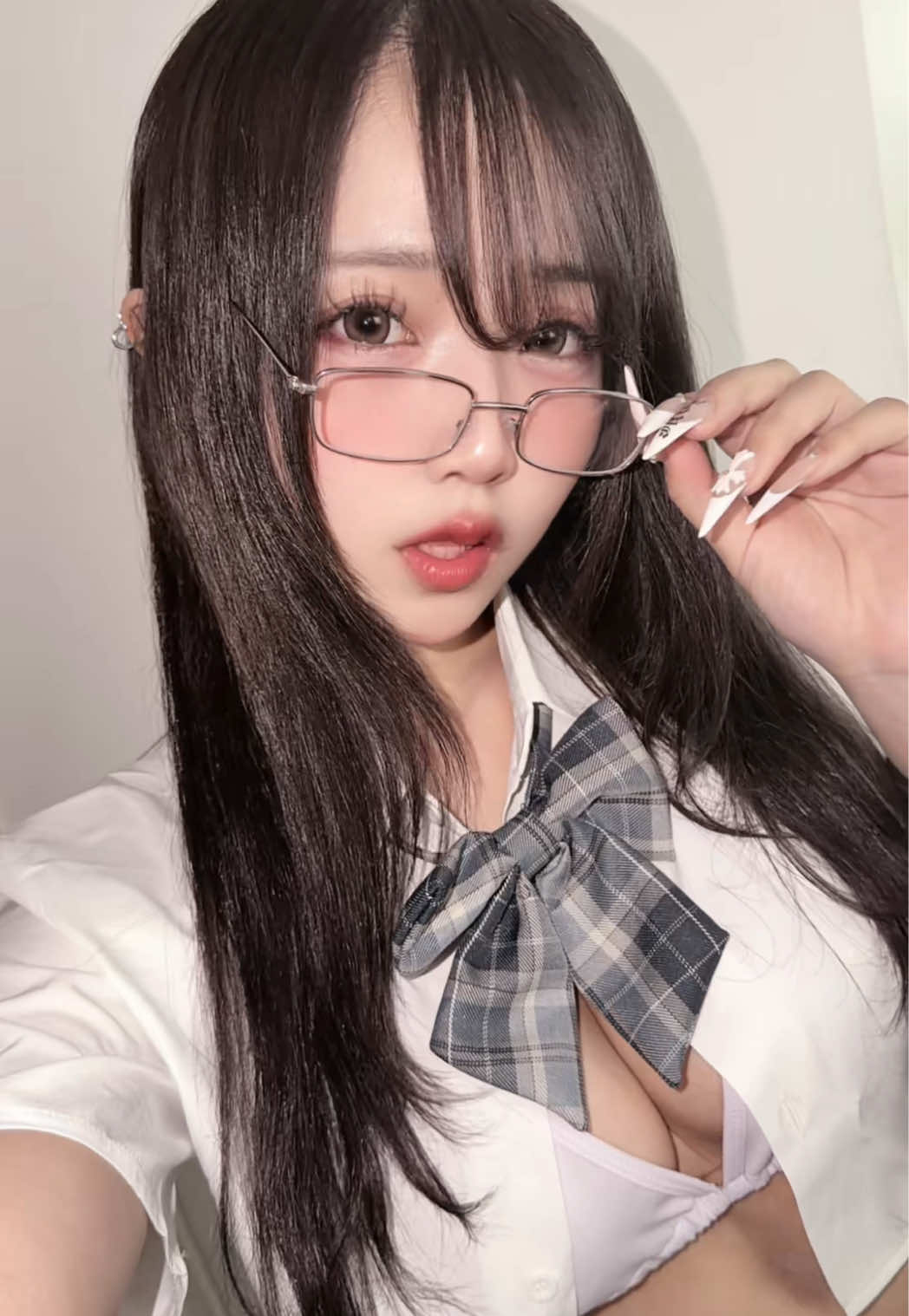 @えま