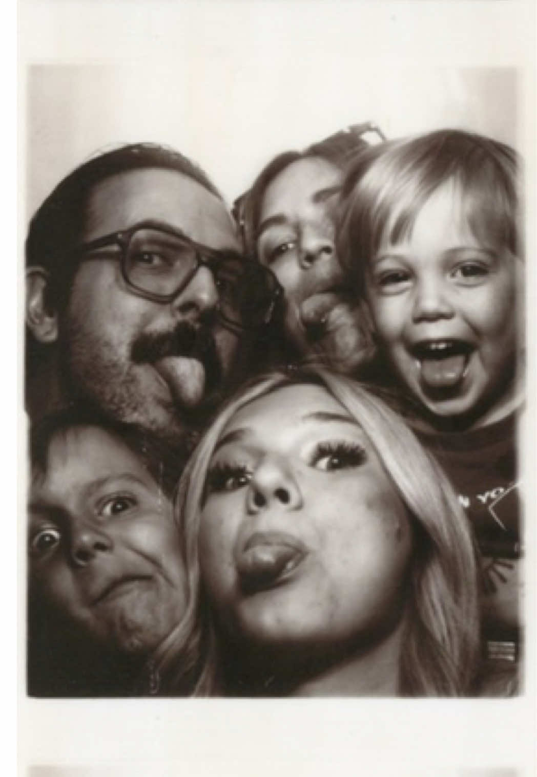 @Four Poses Photobooth