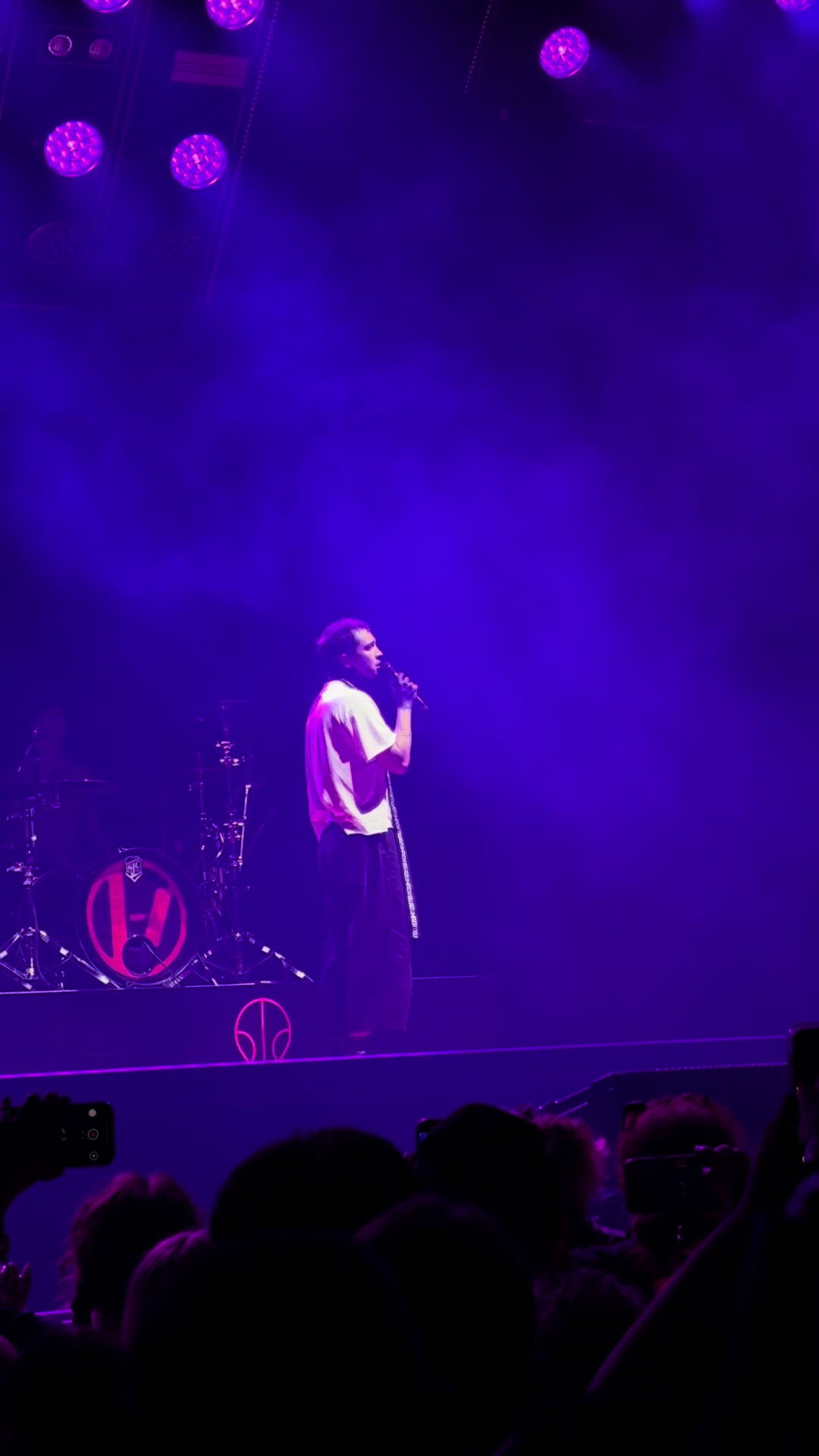 @finn |-/