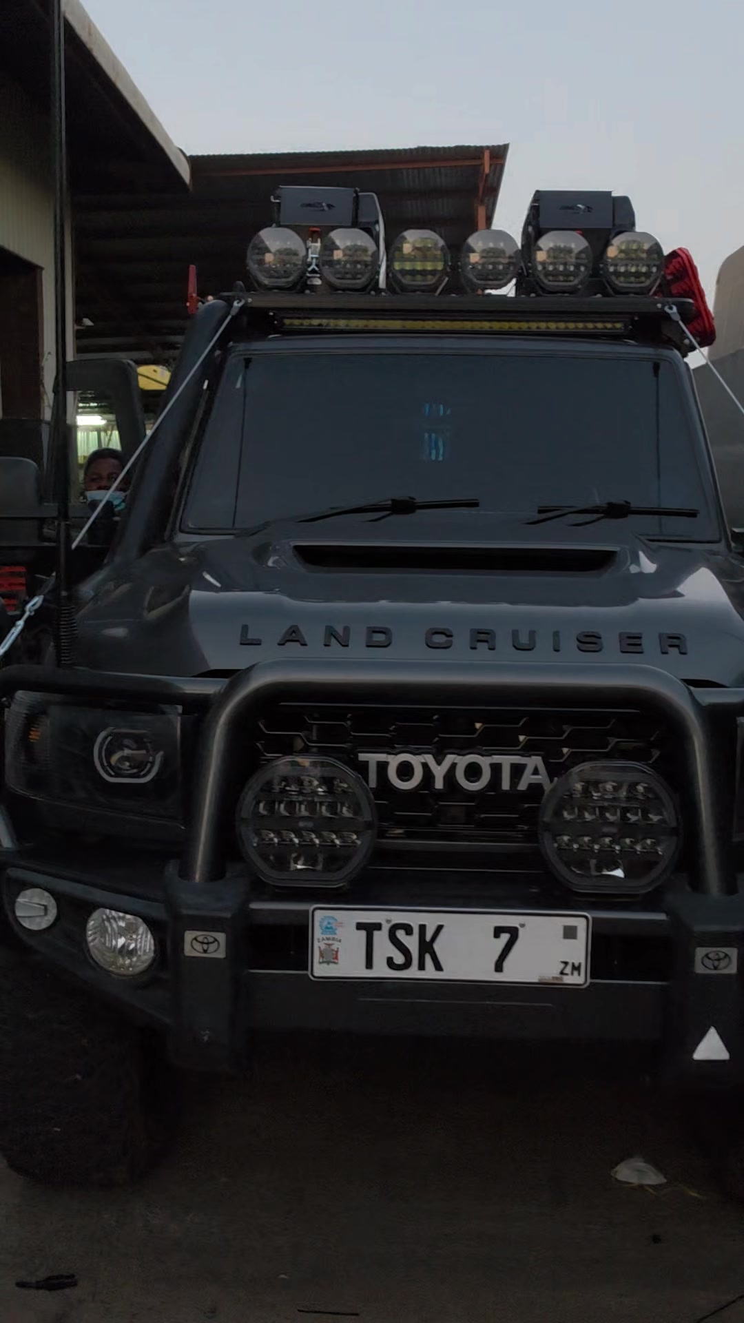 @Robot Auto 4x4 Customs