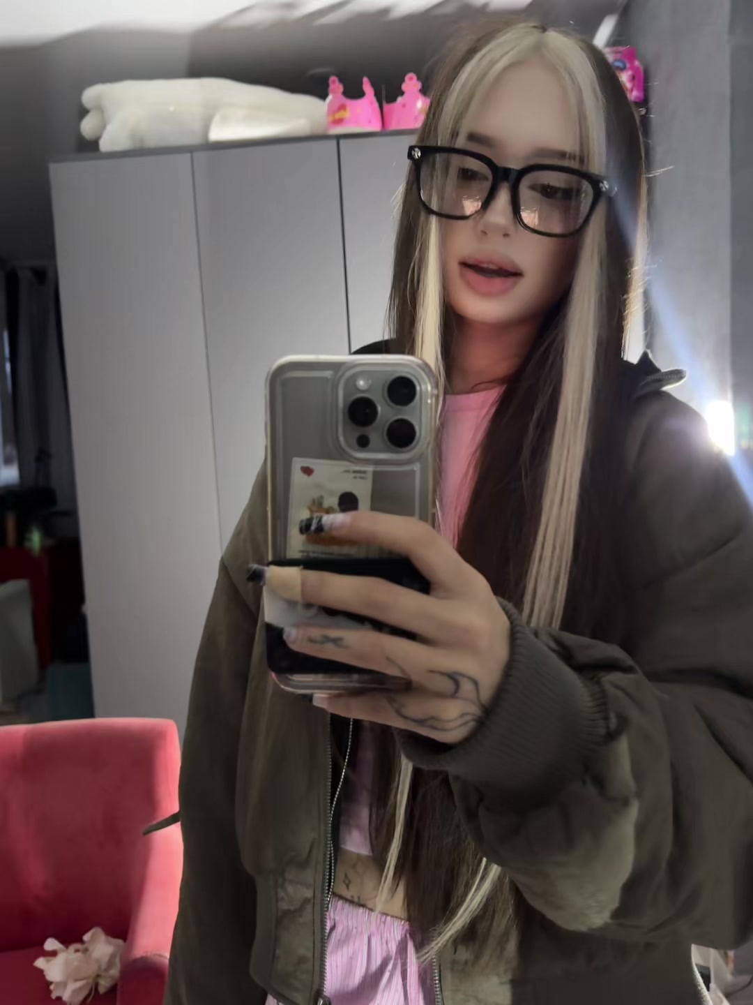 @Пчела