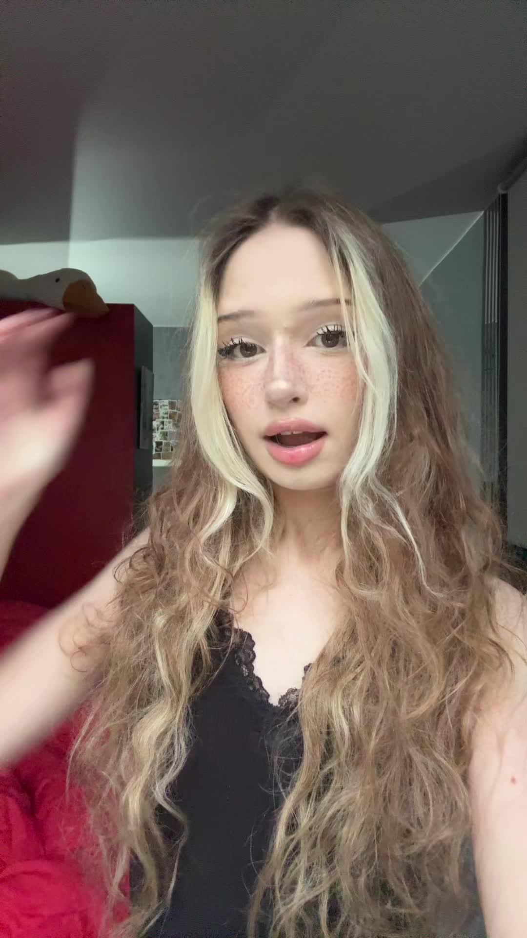 @Пчела
