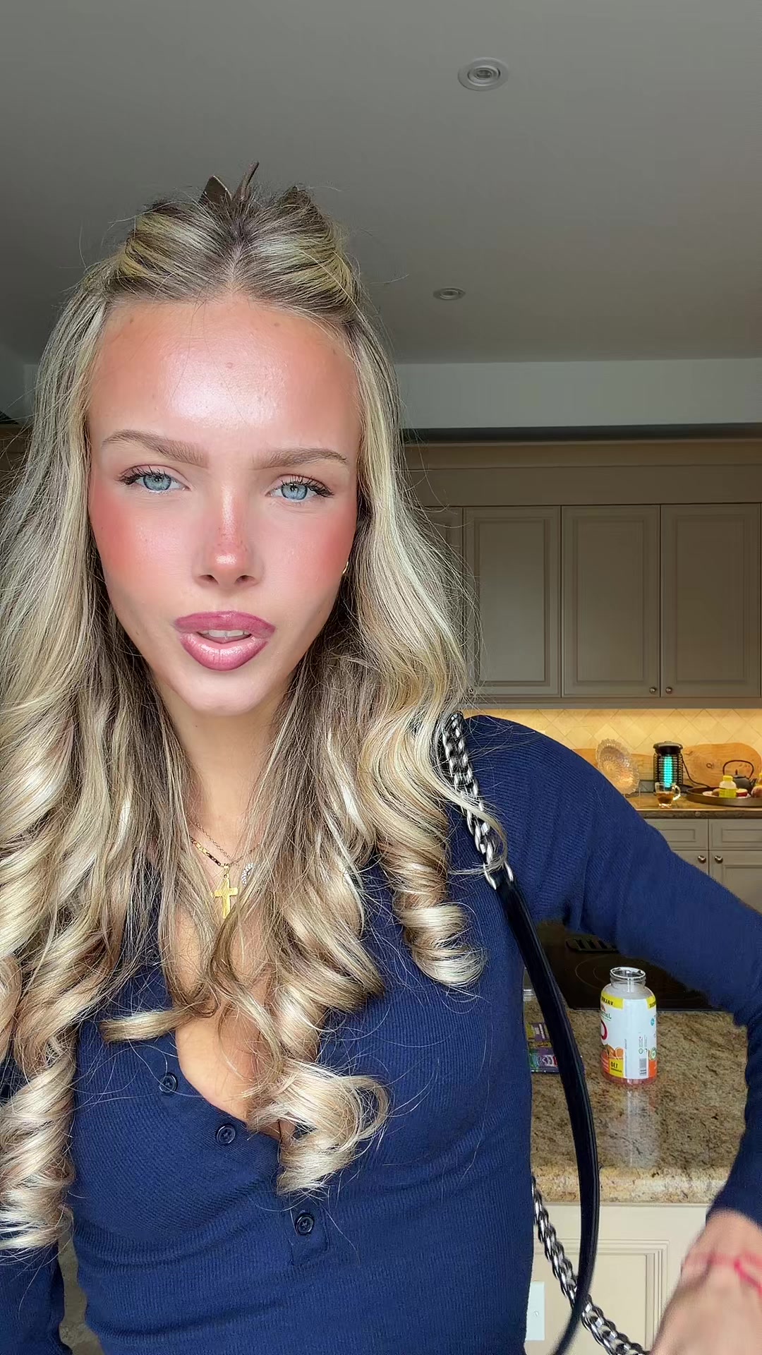 @blondeskinnylegend