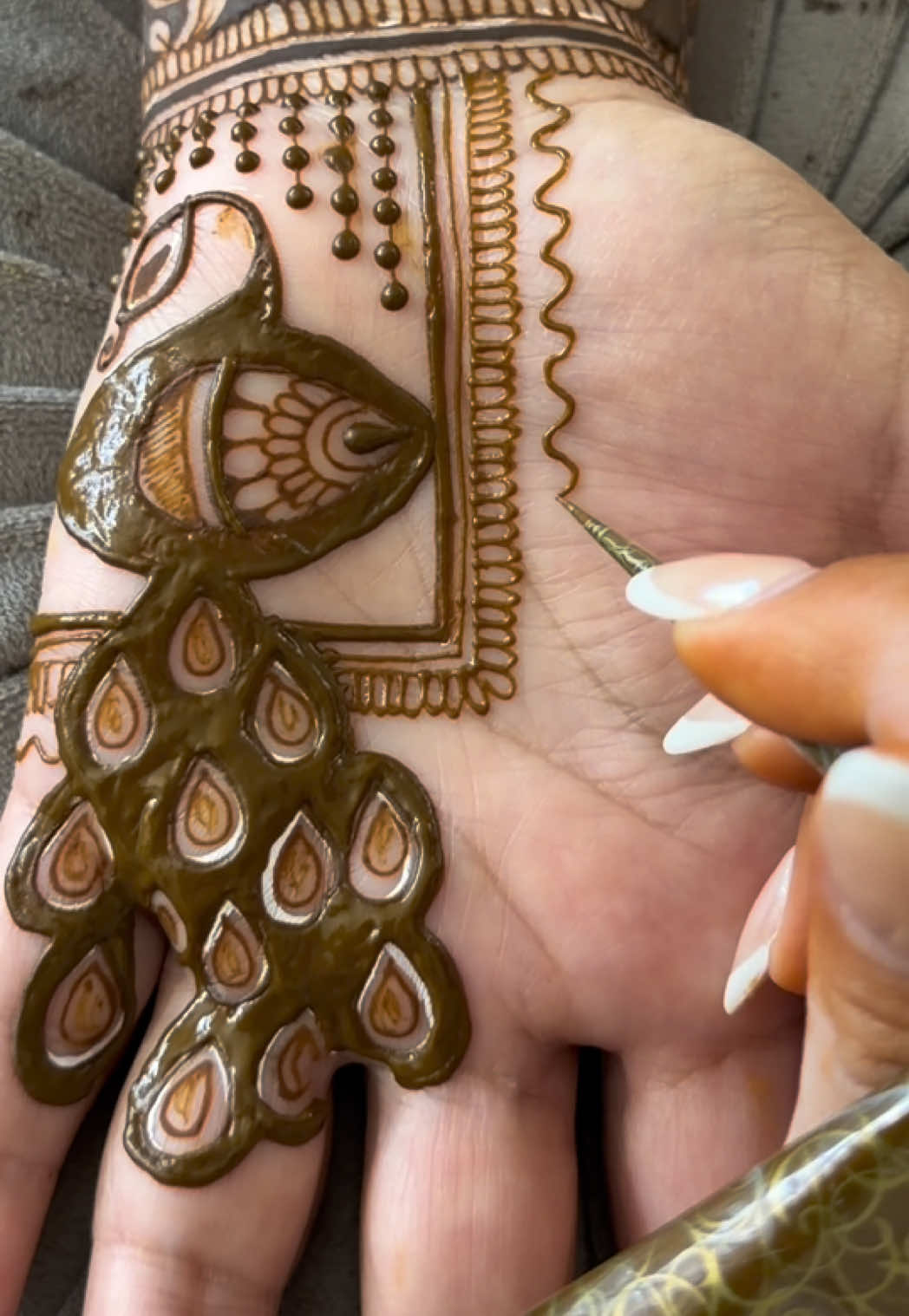 @charmsofmehandi
