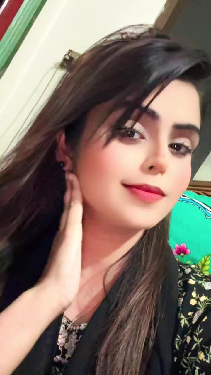 @মিস গোলাপি