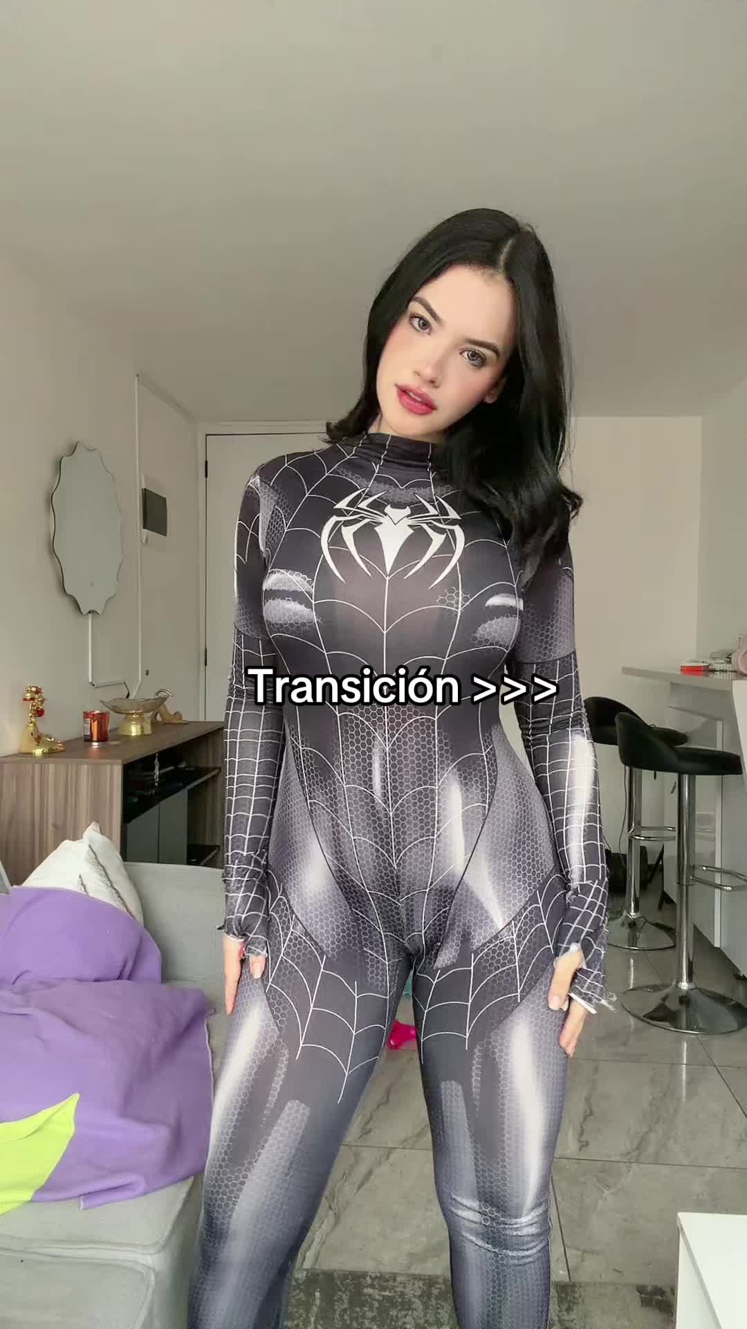 @Vhalery Reina 🕷️🤍