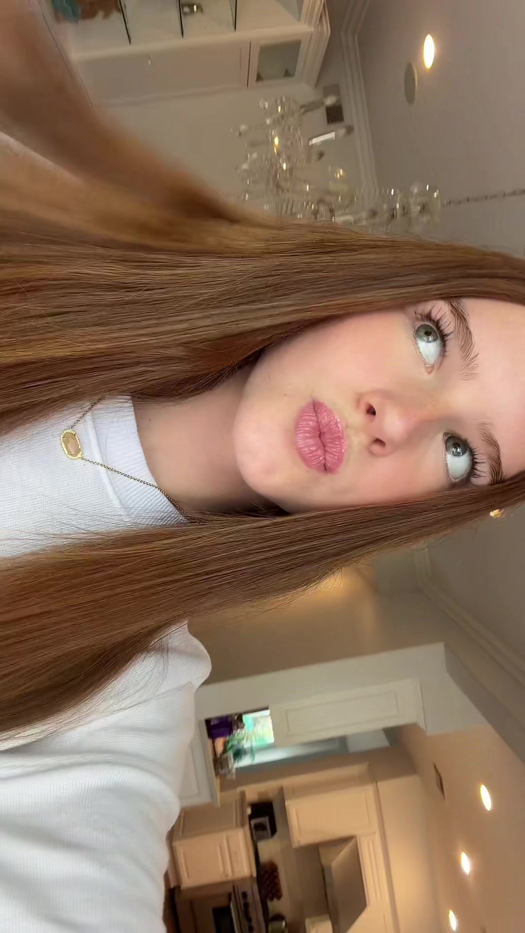 @Ellarose