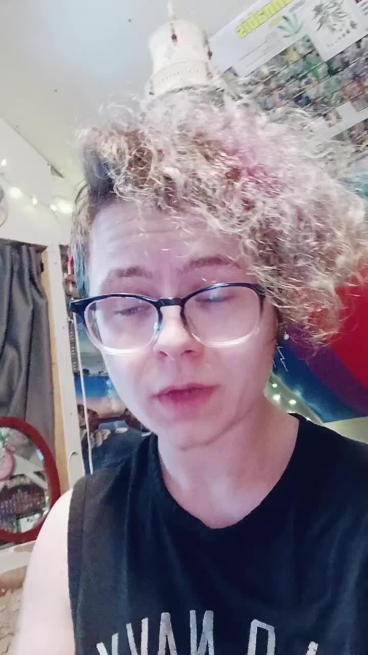 @Red_eyed_hobbit