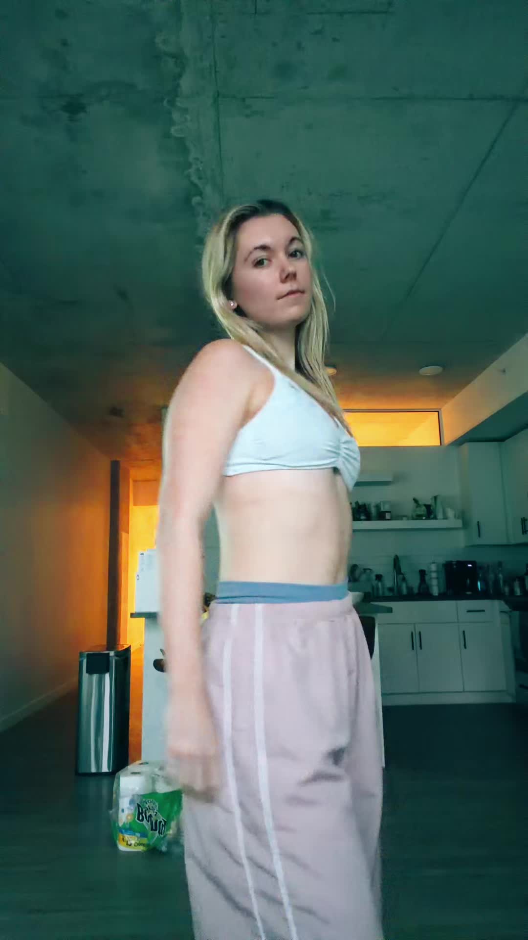 @hannahelizajohnson