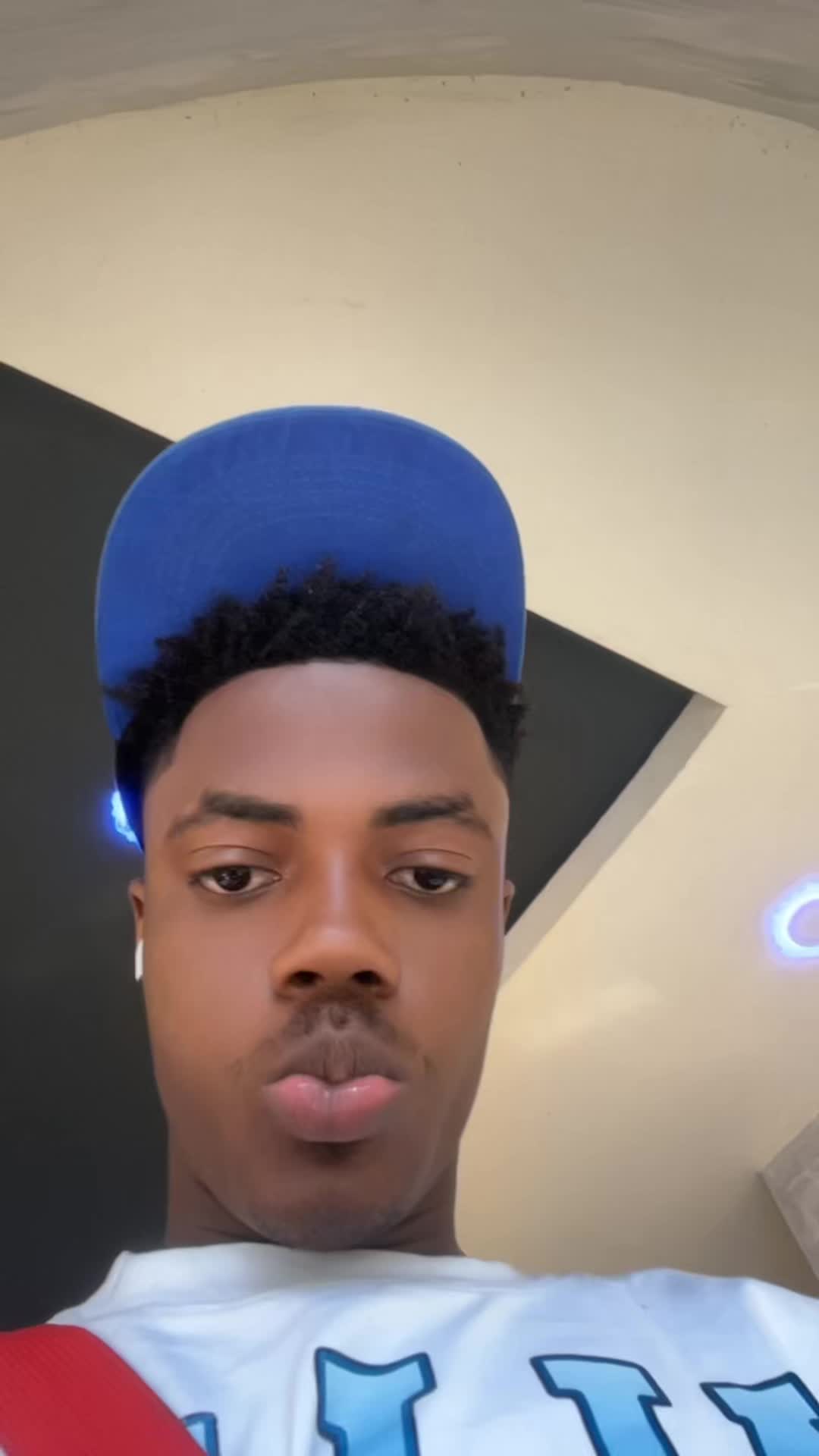 @Mr~&Atilde;ď&auml;ms🤖