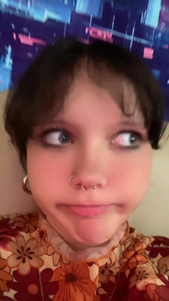 @𝐹𝒶𝓁𝓁𝓎𝓃 𝐿𝒶𝑅𝓊𝑒